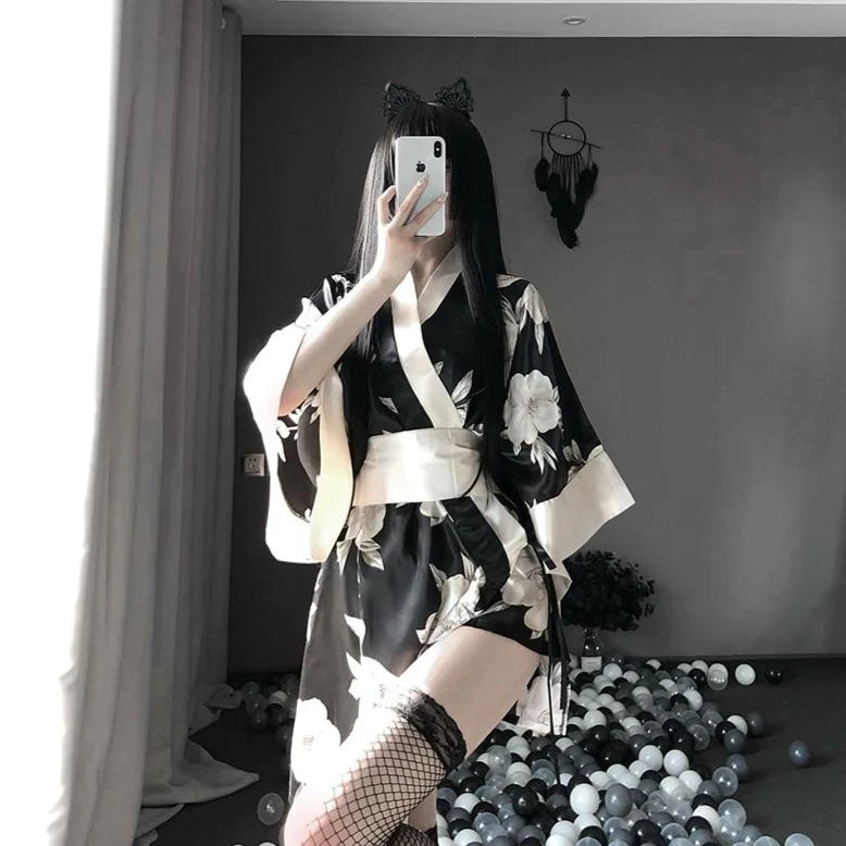 HIMARI SLEEPWEAR FLORAL KIMONO